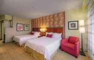 Bedroom 4 Courtyard by Marriott Medford Airport