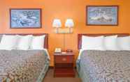 Bedroom 3 Days Inn by Wyndham Okemah