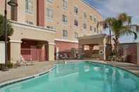 Swimming Pool Hampton Inn & Suites Phoenix-Surprise