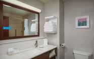 Toilet Kamar 7 Hampton Inn & Suites Phoenix-Surprise