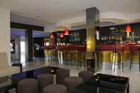 Bar, Kafe, dan Lounge Nerja Club by Dorobe Hotels