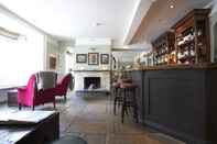 Bar, Cafe and Lounge The Wheatsheaf Inn