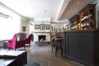 Quầy bar, cafe và phòng lounge The Wheatsheaf Inn