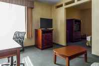 Common Space Quality Inn & Suites