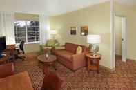 Common Space TownePlace Suites by Marriott San Jose Campbell