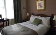 Bedroom 6 Taunton House Hotel