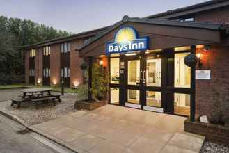 Exterior 4 Days Inn by Wyndham Bridgend Cardiff M4