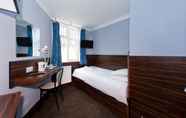 Bedroom 5 Crestfield Hotel