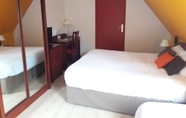 Kamar Tidur 5 Hotel Crocus Caen Memorial