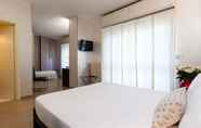 Kamar Tidur 5 Hotel Lis