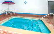 Swimming Pool 2 Days Inn by Wyndham Portage