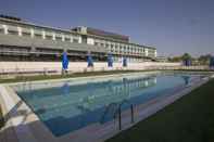 Swimming Pool Occidental Aranjuez