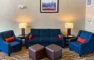 Lobby 3 Comfort Suites Texas Ave.