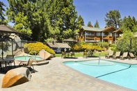 Swimming Pool Red Wolf Lakeside Lodge