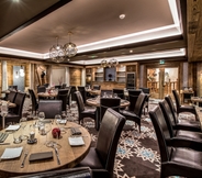 Restoran 4 Hôtel Les Suites du Montana by Les Etincelles