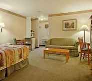 Bedroom 5 Days Inn by Wyndham Ridgefield