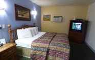 Bedroom 5 Coronada Inn and Suites