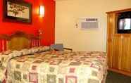 Bedroom 4 Coronada Inn and Suites