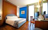 Kamar Tidur 6 Hotel Turin Royal