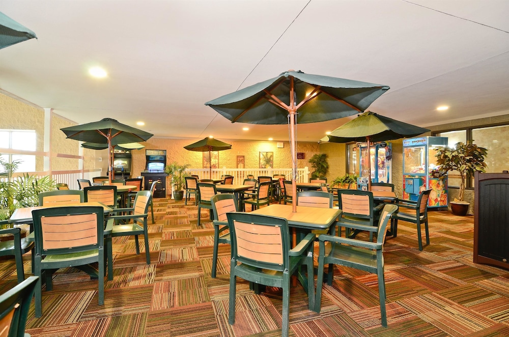 Restaurant 6 Best Western Premier Bridgewood Resort Hotel