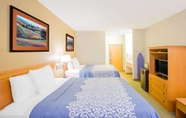 Bedroom 3 Days Inn by Wyndham Hattiesburg MS