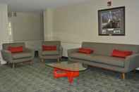 Lobby Ramada by Wyndham Strasburg/Shenandoah Valley