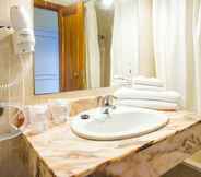 In-room Bathroom 6 Hotel Blue Sea Callao Garden