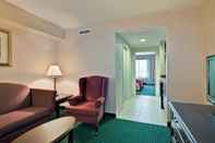 Ruang untuk Umum Holiday Inn Express & Suites Milton, an IHG Hotel