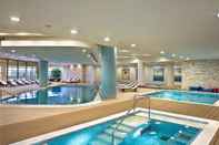 Swimming Pool Ramada Plaza by Wyndham Thraki