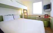 Bedroom 3 ibis budget Aix Les Bains Nord