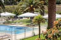 Swimming Pool Ibis Perpignan Nord Rivesaltes