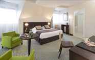 Bedroom 4 Le Richebourg Hotel Restaurant & Spa