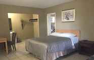 Bedroom 3 Niagara Falls Courtside Inn