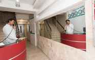 Lobi 4 Star Holiday Hotel