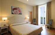 Bedroom 2 Grand Hotel Mediterranee