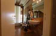 In-room Bathroom 3 Santellone Resort