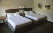 Kamar Tidur 3 Town and Country Inn & Resort