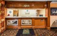 Lobi 4 Quality Inn & Suites Conference Center Across from Casino