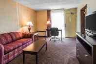 Common Space Quality Inn & Suites Conference Center Across from Casino