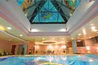 Swimming Pool Al Raha Beach Hotel