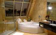 In-room Bathroom 5 Al Raha Beach Hotel
