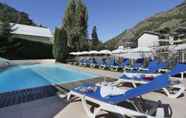 Swimming Pool 5 Hotel Amelie