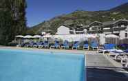 Swimming Pool 4 Hotel Amelie