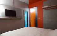 Bedroom 5 Ibis Budget Fresnes