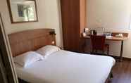 Bedroom 3 Comfort Hotel Amiens Nord