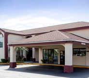 Exterior 4 Red Roof Inn Sumter