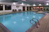 Swimming Pool Hampton Inn & Suites Carson City