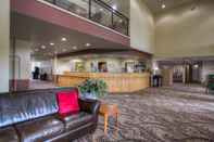 Lobby Quinault Sweet Grass Hotel