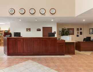 Lobby 2 Days Inn & Conference Centre by Wyndham Oromocto