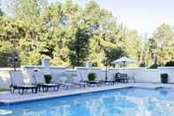 Swimming Pool Fairfield Inn & Suites Charleston North/Ashley Phosphate